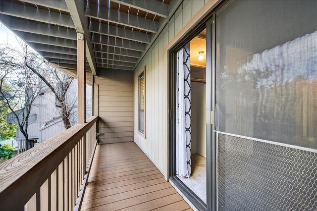 811 Auburn Ravine Rd, Auburn, CA 95603