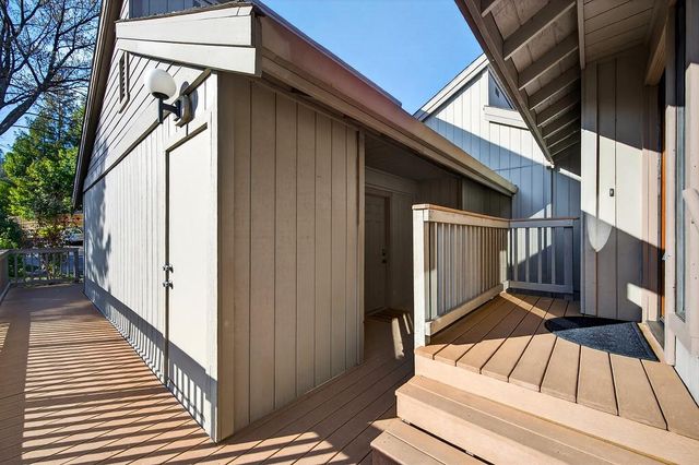 811 Auburn Ravine Rd, Auburn, CA 95603