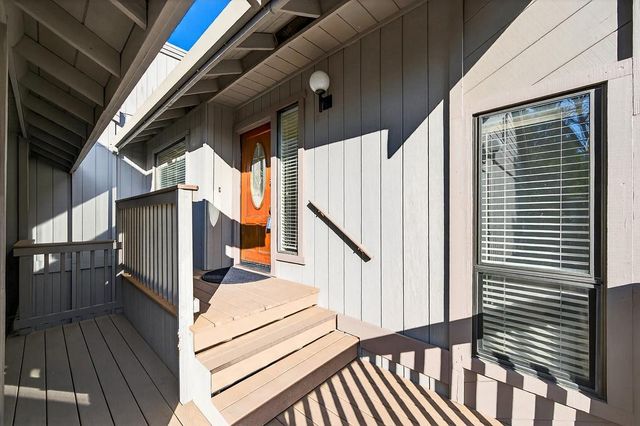 811 Auburn Ravine Rd, Auburn, CA 95603