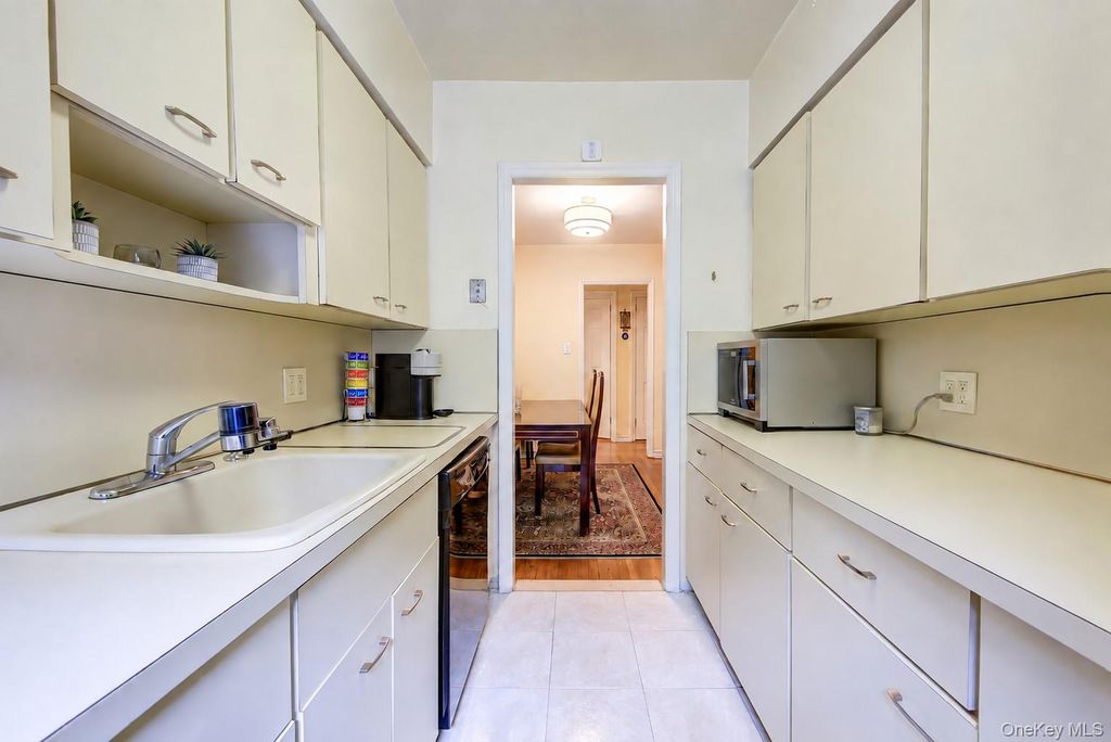 77-11 35th Avenue 1S, Jackson Heights, NY 11372 — photo 2