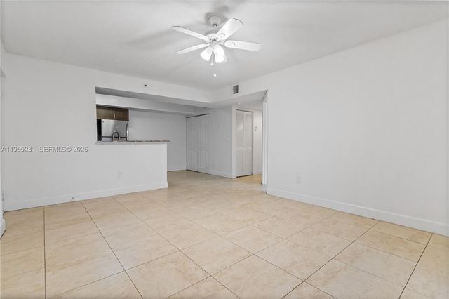 5530 NW 61st St 302, Coconut Creek, FL 33073