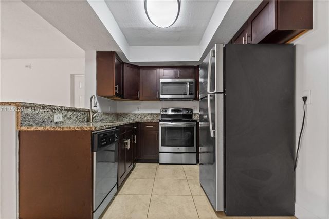 5530 NW 61st St 302, Coconut Creek, FL 33073