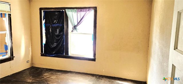 508 E French Street, Cuero, TX 77954