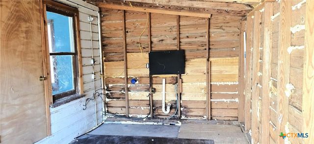 508 E French Street, Cuero, TX 77954