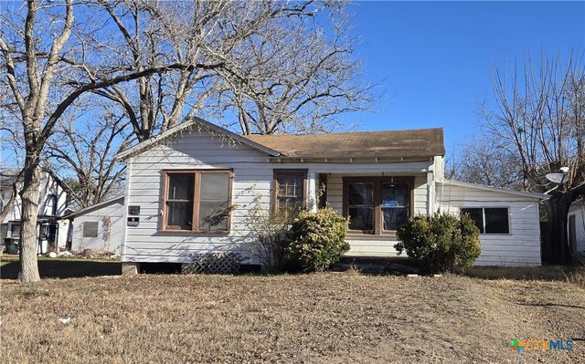 508 E French Street, Cuero, TX 77954