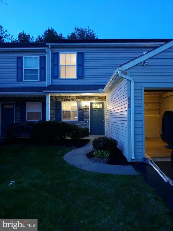 643 E FRONT ST, Lititz, PA 17543