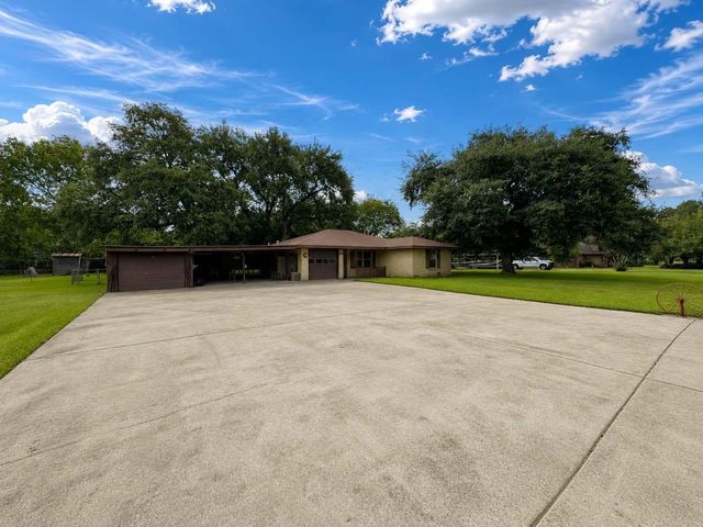 12711 Britt Road, Pearland, TX 77581