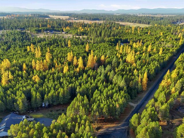 105 E Saltz Ln, Deer Park, WA 99006