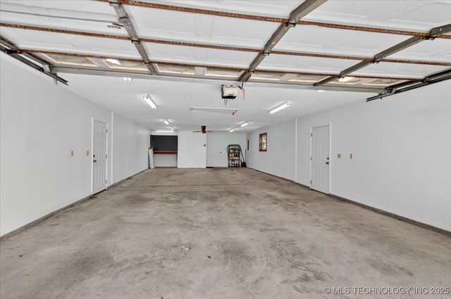 4040 Sheridan Road, Bartlesville, OK 74006