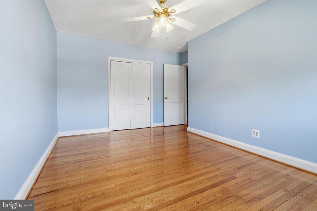Image 18 of property listing at 1528 COTTAGE LN, Towson, MD 21286