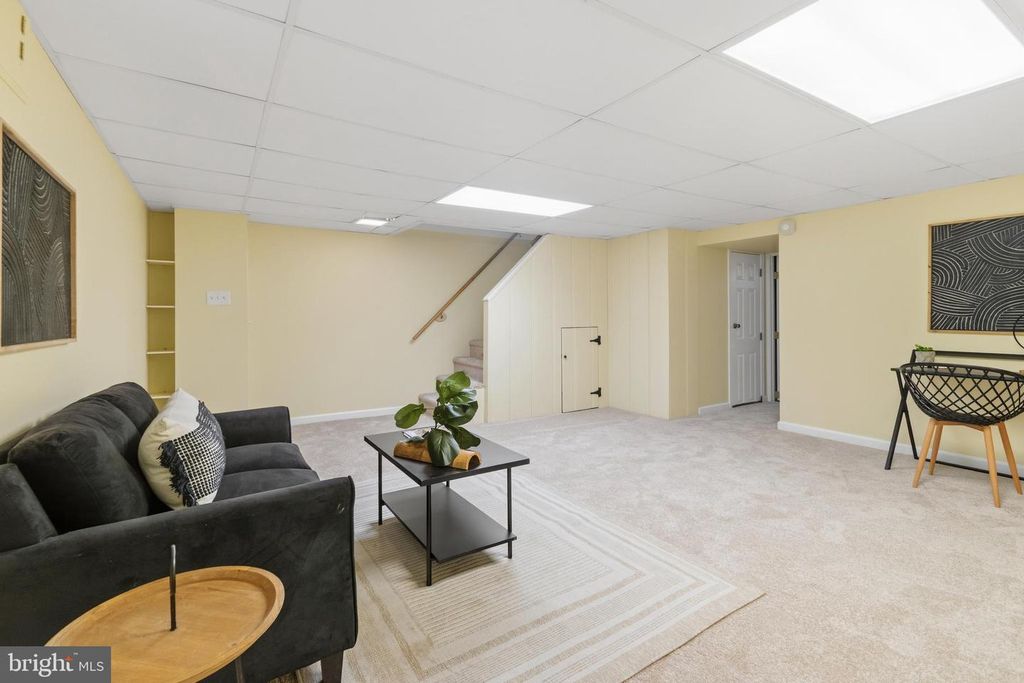 Image 21 of property listing at 1528 COTTAGE LN, Towson, MD 21286