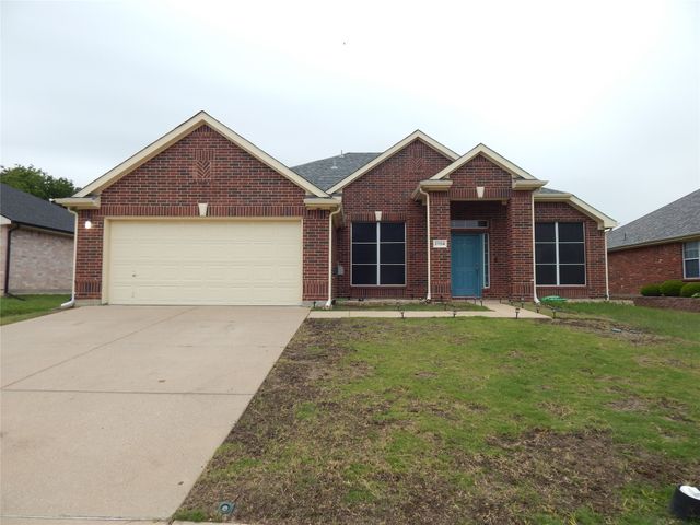 2704 Pyramid Lane, Mansfield, TX 76063