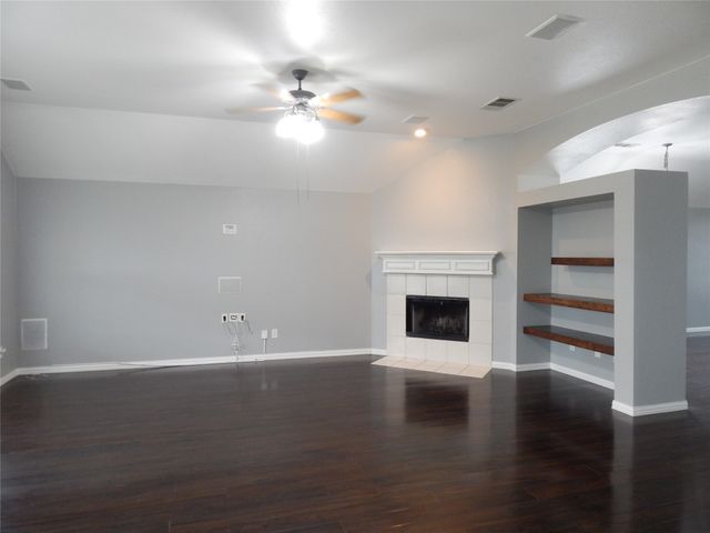 2704 Pyramid Lane, Mansfield, TX 76063
