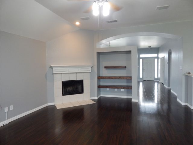 2704 Pyramid Lane, Mansfield, TX 76063