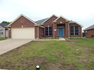 2704 Pyramid Lane, Mansfield, TX 76063