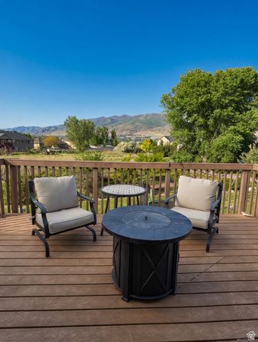 184 N FARM CV, Farmington, UT 84025