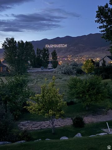184 N FARM CV, Farmington, UT 84025