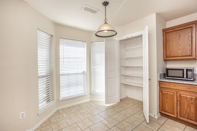 3511 Austin Street, Gainesville, TX 76240