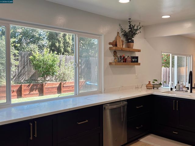 1965 Spring Lake Dr, Martinez, CA 94553