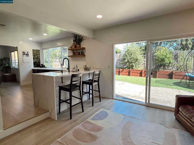 1965 Spring Lake Dr, Martinez, CA 94553