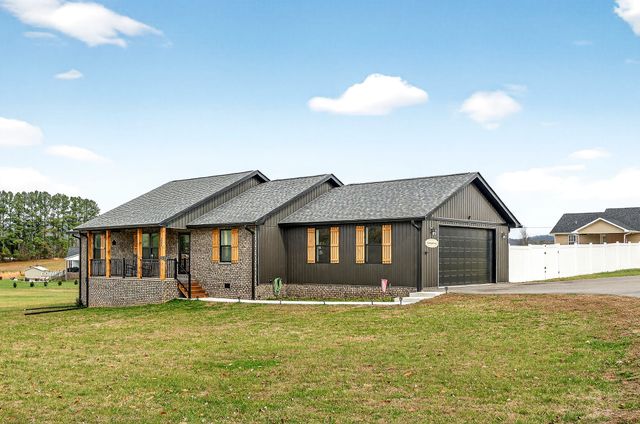 1004 N Spring St, Sparta, TN 38583