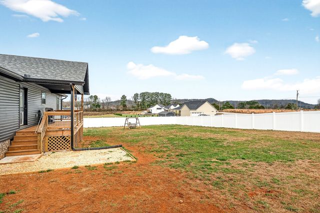 1004 N Spring St, Sparta, TN 38583