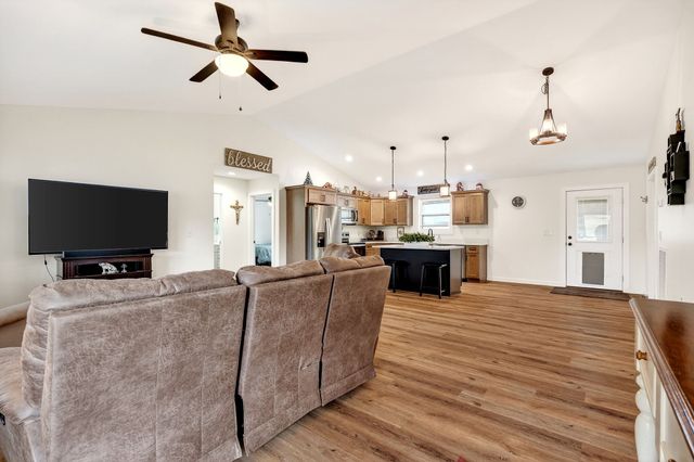 1004 N Spring St, Sparta, TN 38583