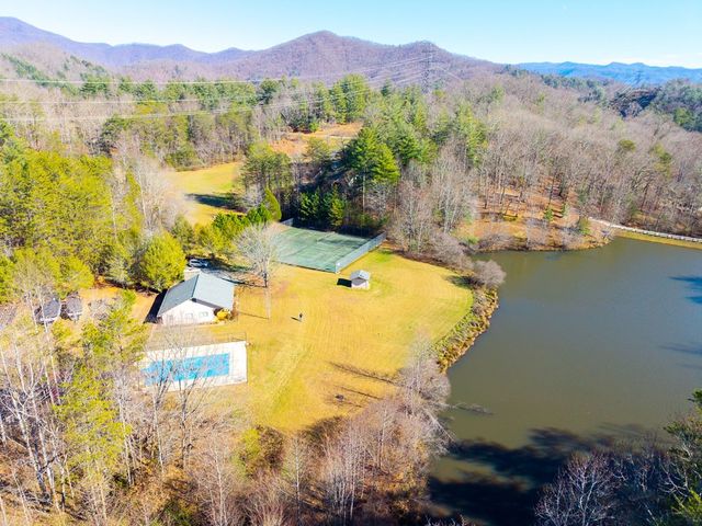 56 Cross Creek Trail, Robbinsville, NC 28771