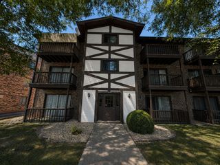 11804 S Komensky Avenue 202, Alsip, IL 60803