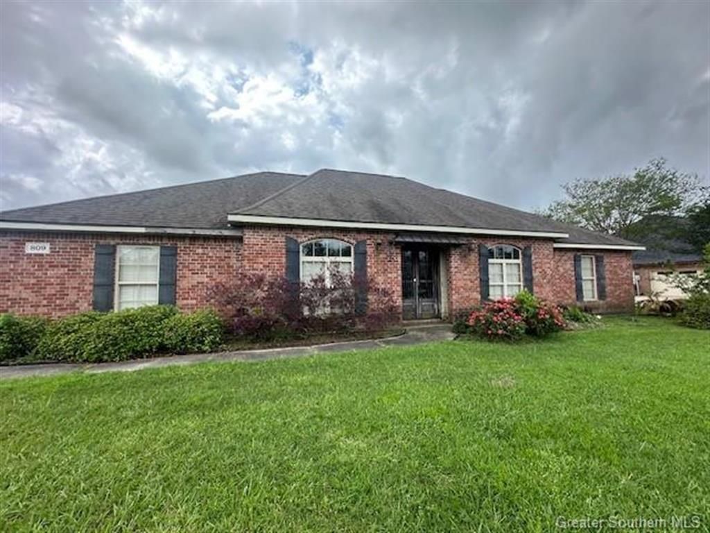 809 E Kade Lane, Lake Charles, LA 70605