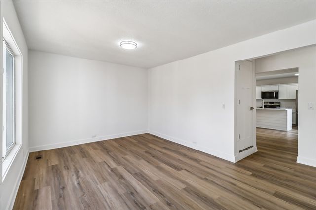 1312 E 25th Court, Des Moines, IA 50317