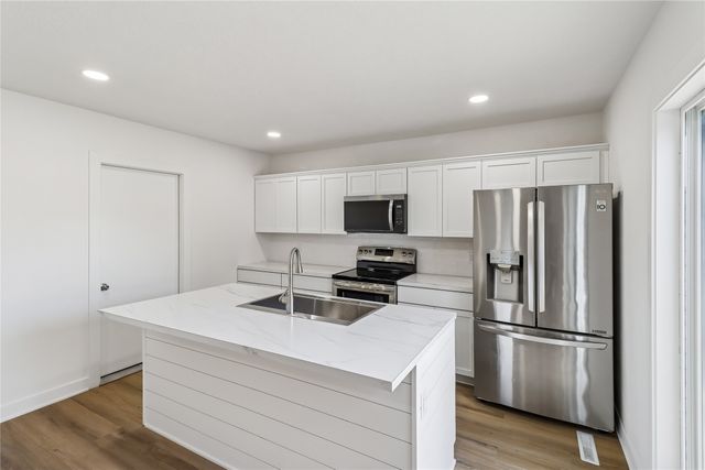 1312 E 25th Court, Des Moines, IA 50317