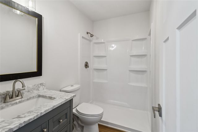 1312 E 25th Court, Des Moines, IA 50317