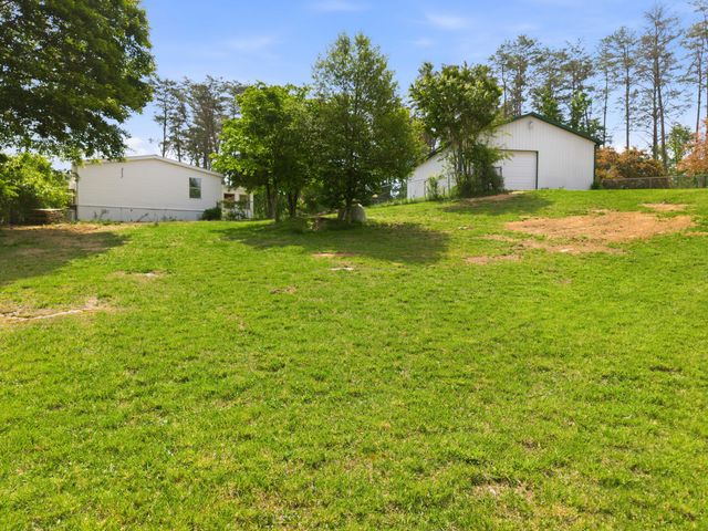 21 Pear Tree Lane, Burnside, KY 42519