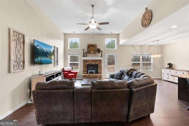 105 Cottage Way, Euharlee, GA 30145