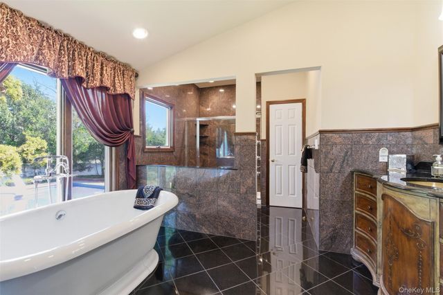 20 Hemingway Drive, Dix Hills, NY 11746