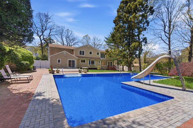 20 Hemingway Drive, Dix Hills, NY 11746