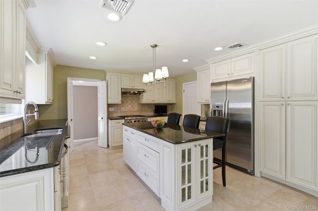 20 Hemingway Drive, Dix Hills, NY 11746