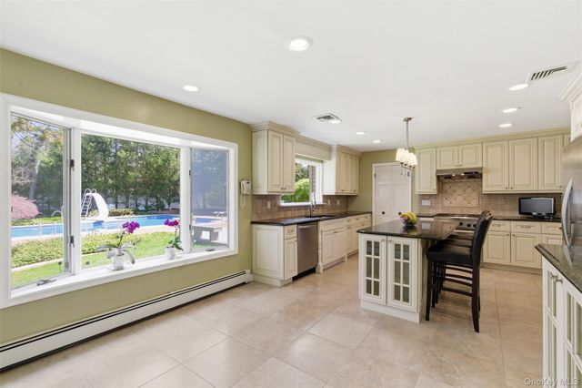 20 Hemingway Drive, Dix Hills, NY 11746