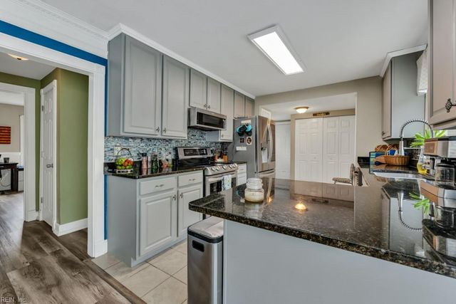 4000 Buchanan DR, Hampton, VA 23669
