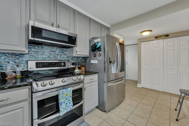 4000 Buchanan DR, Hampton, VA 23669