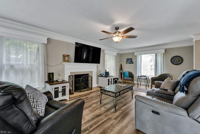 4000 Buchanan DR, Hampton, VA 23669
