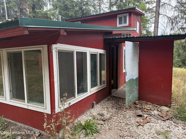 3716 Sanders Rd, St. Maries, ID 83861