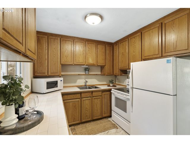 845 CORNELL Ave, Gladstone, OR 97027