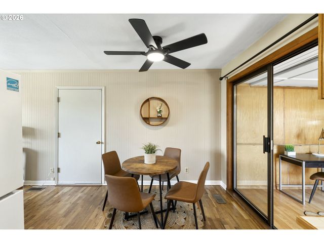 845 CORNELL Ave, Gladstone, OR 97027