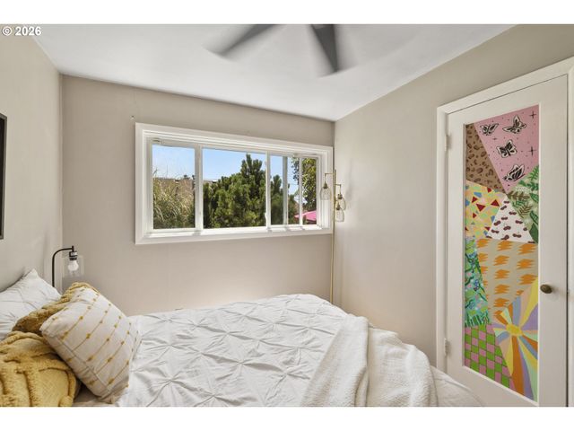 845 CORNELL Ave, Gladstone, OR 97027