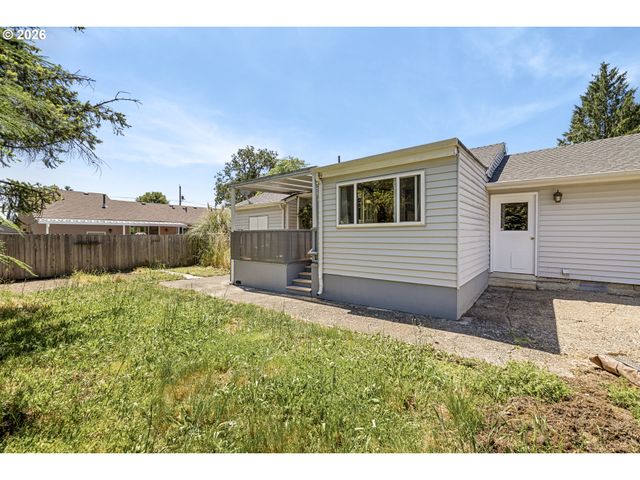 845 CORNELL Ave, Gladstone, OR 97027