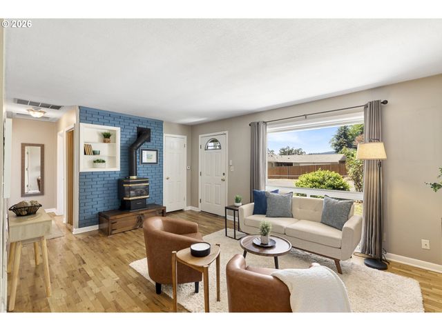 845 CORNELL Ave, Gladstone, OR 97027