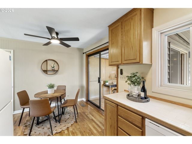 845 CORNELL Ave, Gladstone, OR 97027