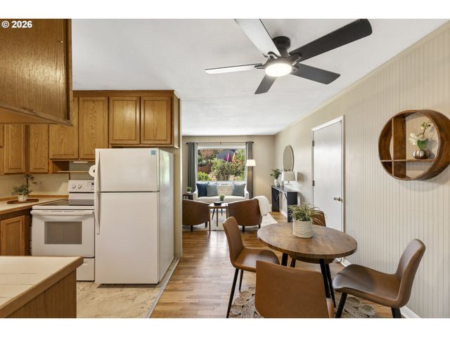 845 CORNELL Ave, Gladstone, OR 97027